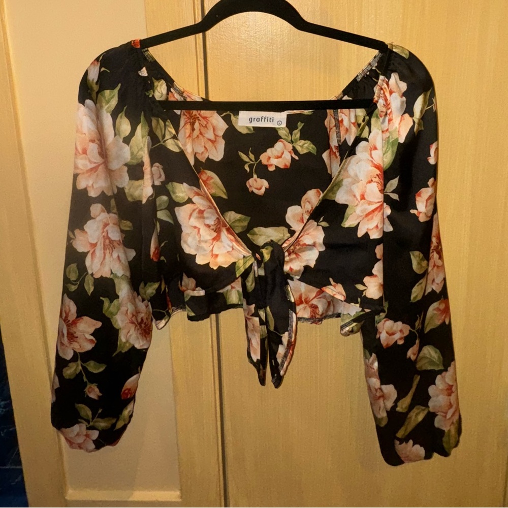 Cropped Satin Top 🌺
